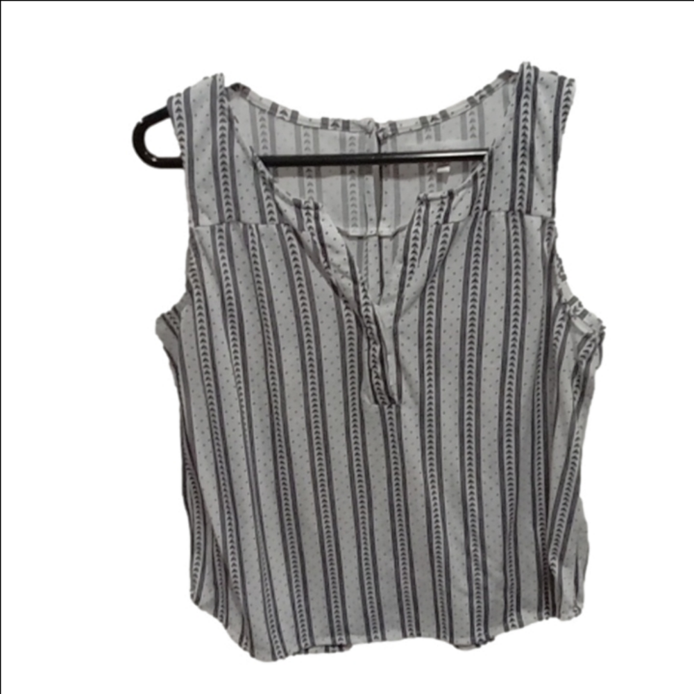 (30) EDEN & OLIVIA SLEEVELESS TSHIRT